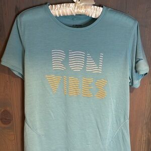 Brooks Run Vibes Tee Teal Graphic Women’s Medium